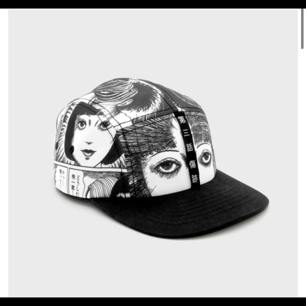 Uzumaki black and white precurve camper hat